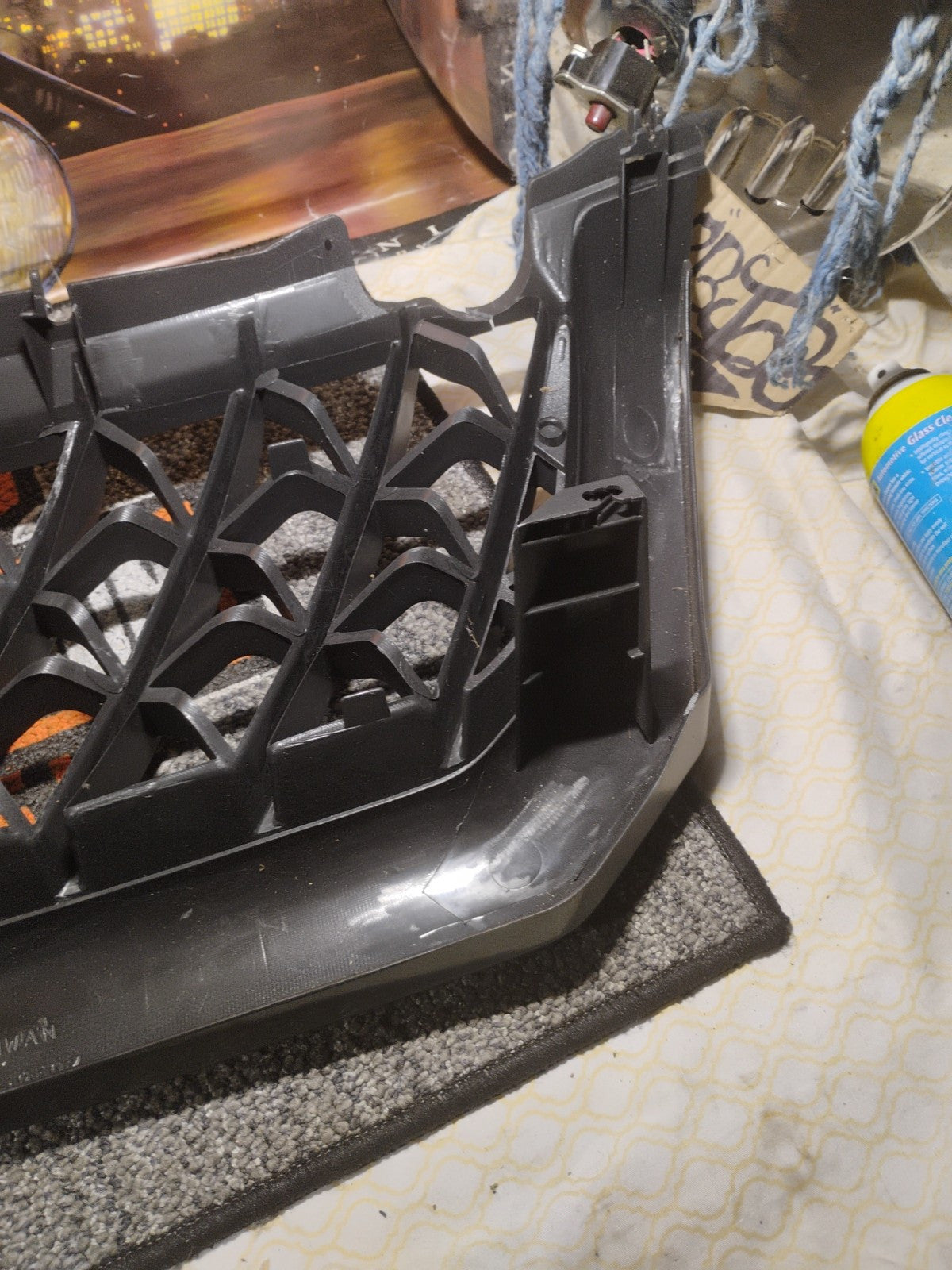 fits 2000-2001 MONTERO SPORT Front Bumper Grille Black NEW