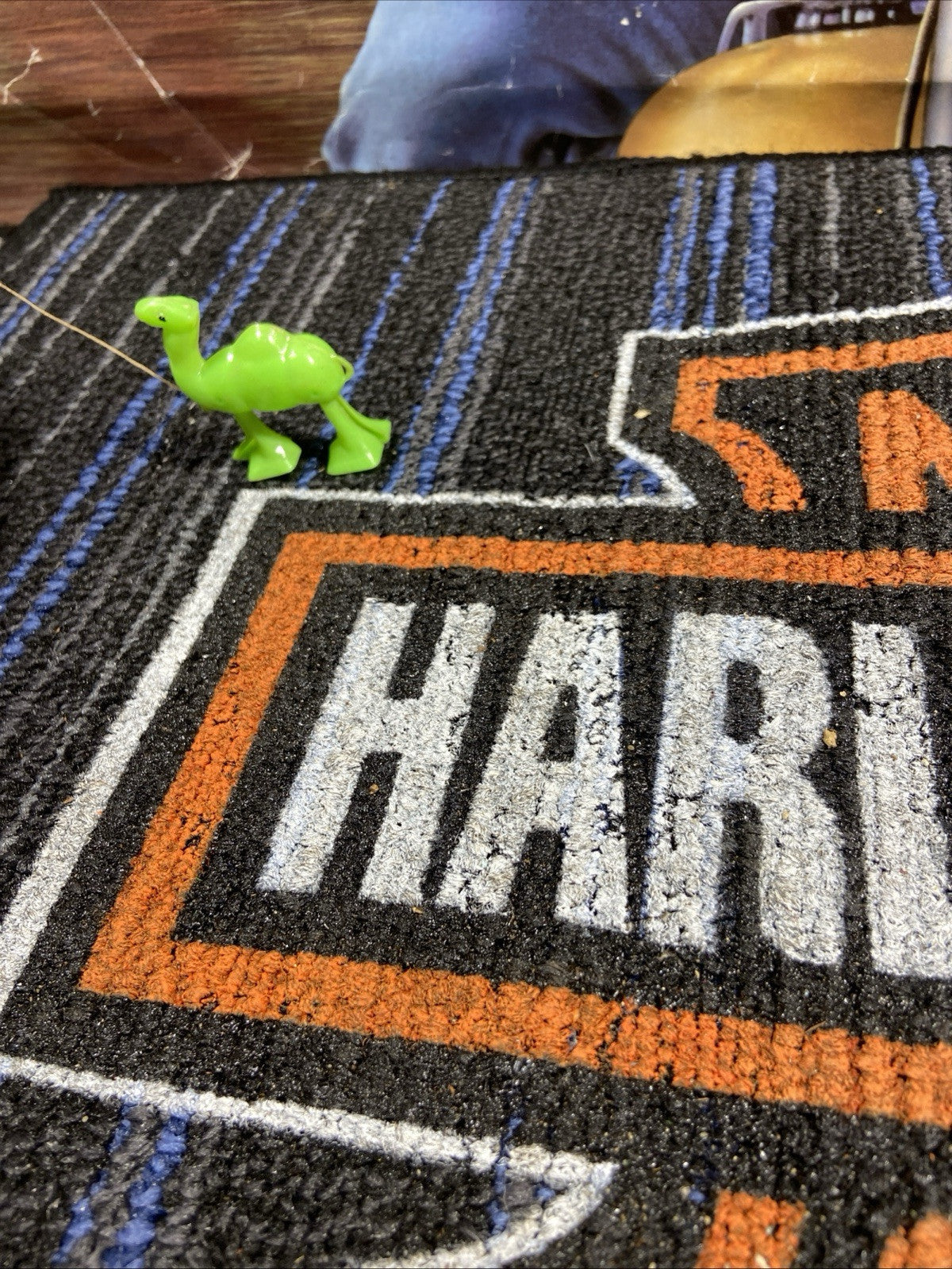 Vintage Space-Walking CAMEL Plastic Kids mini TOY Cracker Jack Gumball Prize